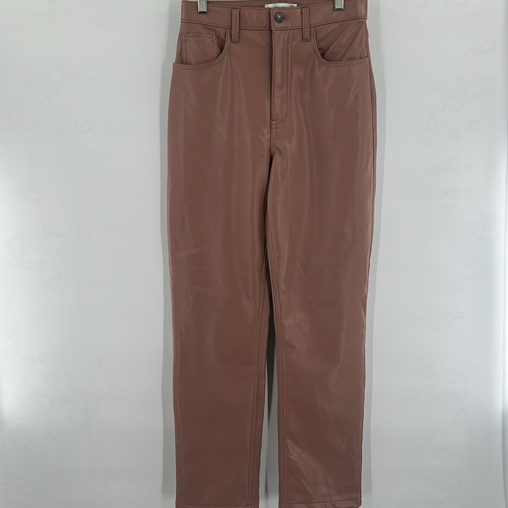 Abercrombie & Fitch The 90s Straight Ultra High Rise Faux Leather Pants 4 NWT - Picture 4 of 9